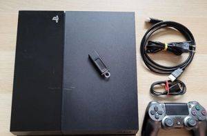 Sony PlayStation 4 Fat čipirana (GoldenHEN) — 500 GB / 1 TB, igre po želji — Beograd