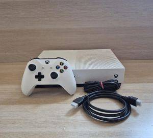 Microsoft Xbox One S 500 GB — bijela s 10 igara ili siva Limited Edition — Beograd