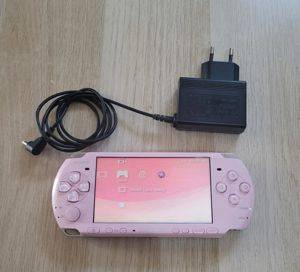 Sony PSP Slim 2004/3004 čipirana — 32/64 GB, više od 100 igara — Beograd